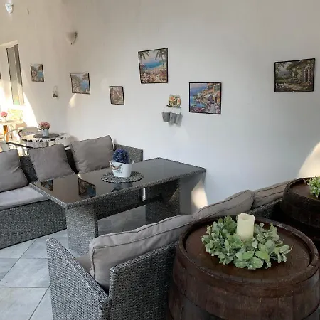 Хотел Sea Square 2*